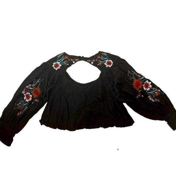 FREE PEOPLE Lita Front Cutout BLOUSE Floral Embroidered Cotton Black Top Size XS - Picture 4 of 10